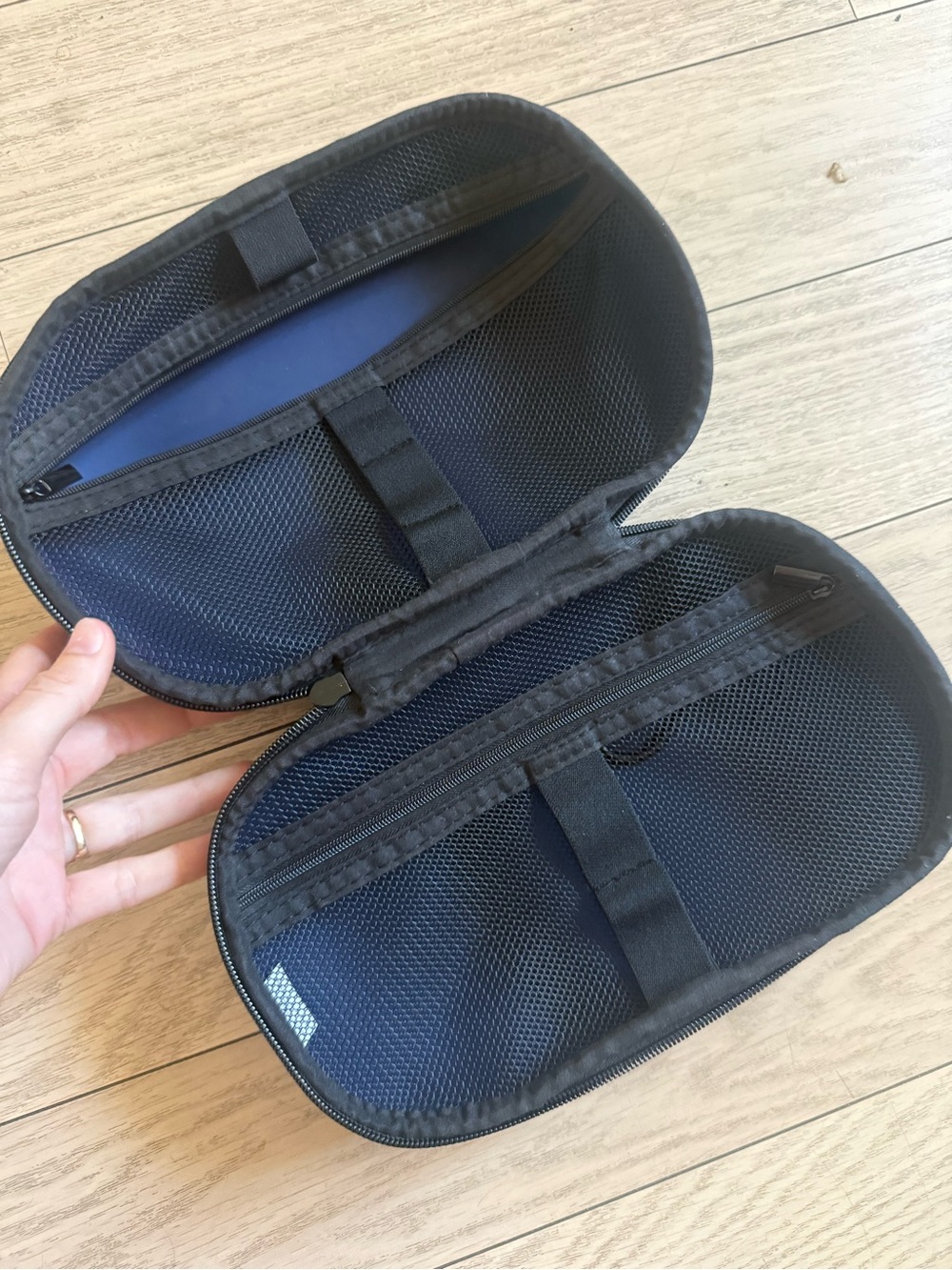 Silicon electronics travel case